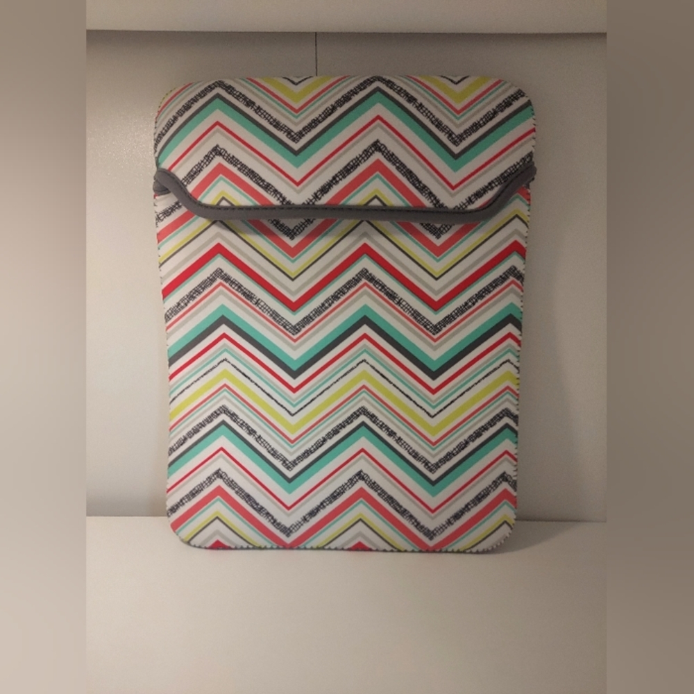 Thirty-One I-Pad / Kindle /Tablet Cover NWT